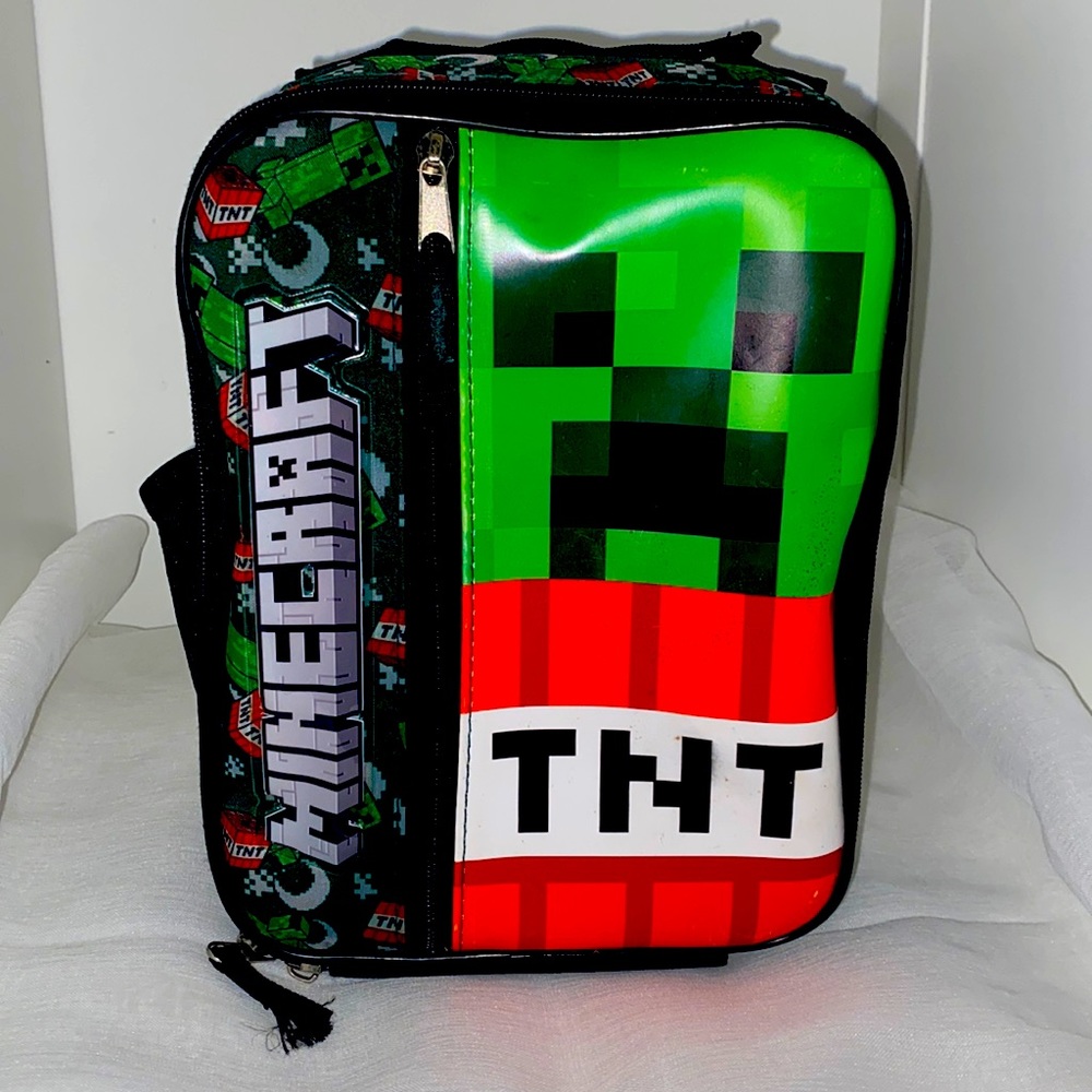 USED MineCraft Lunchbox 2 compartment